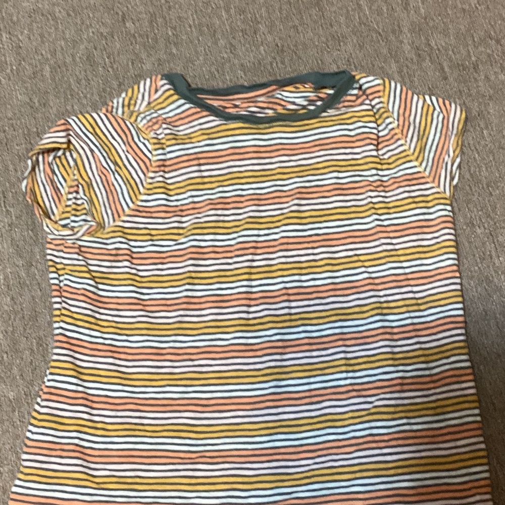 Woman’s XL Striped tee